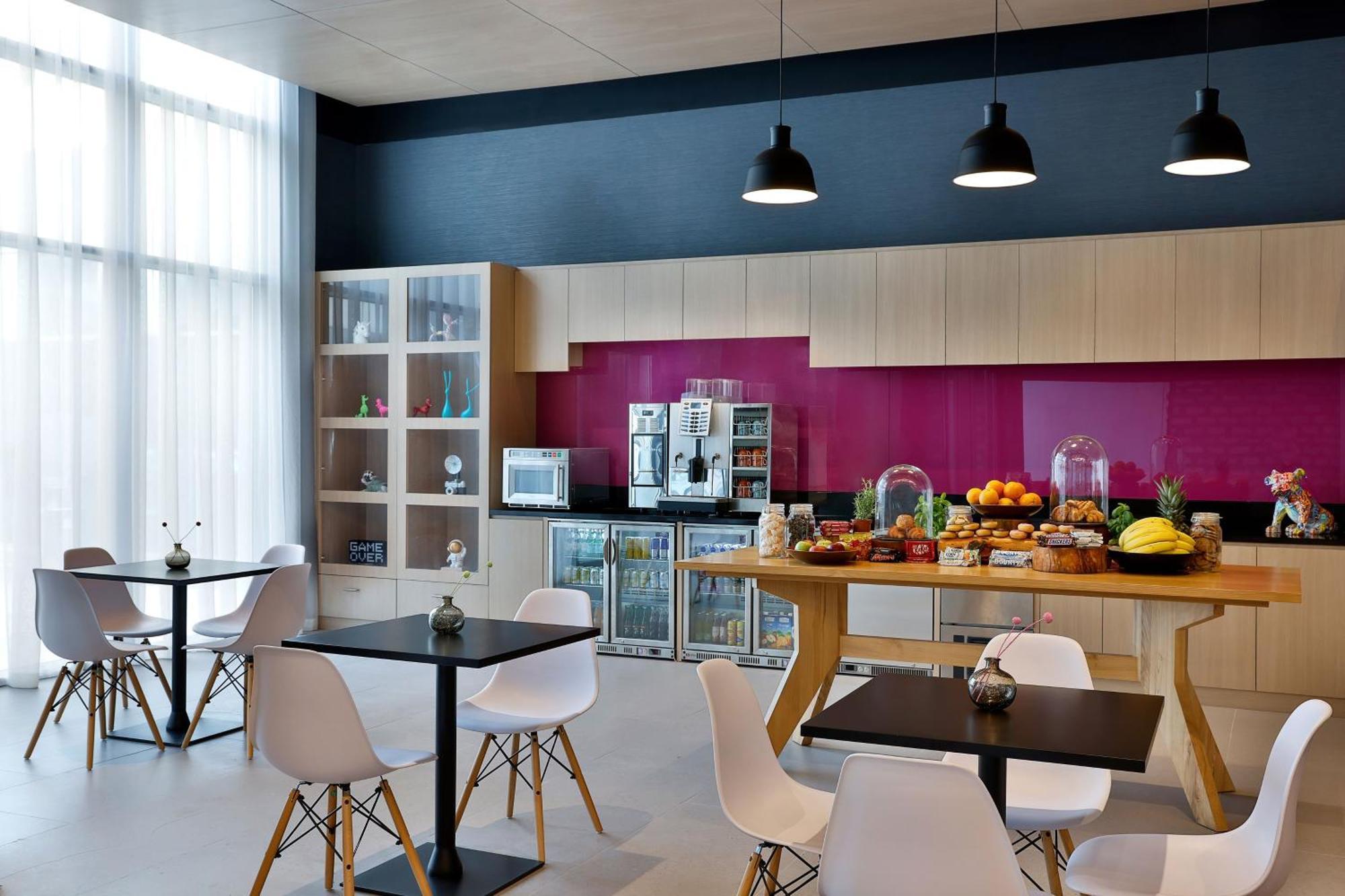 Aloft Dubai Airport Hotel Exterior photo