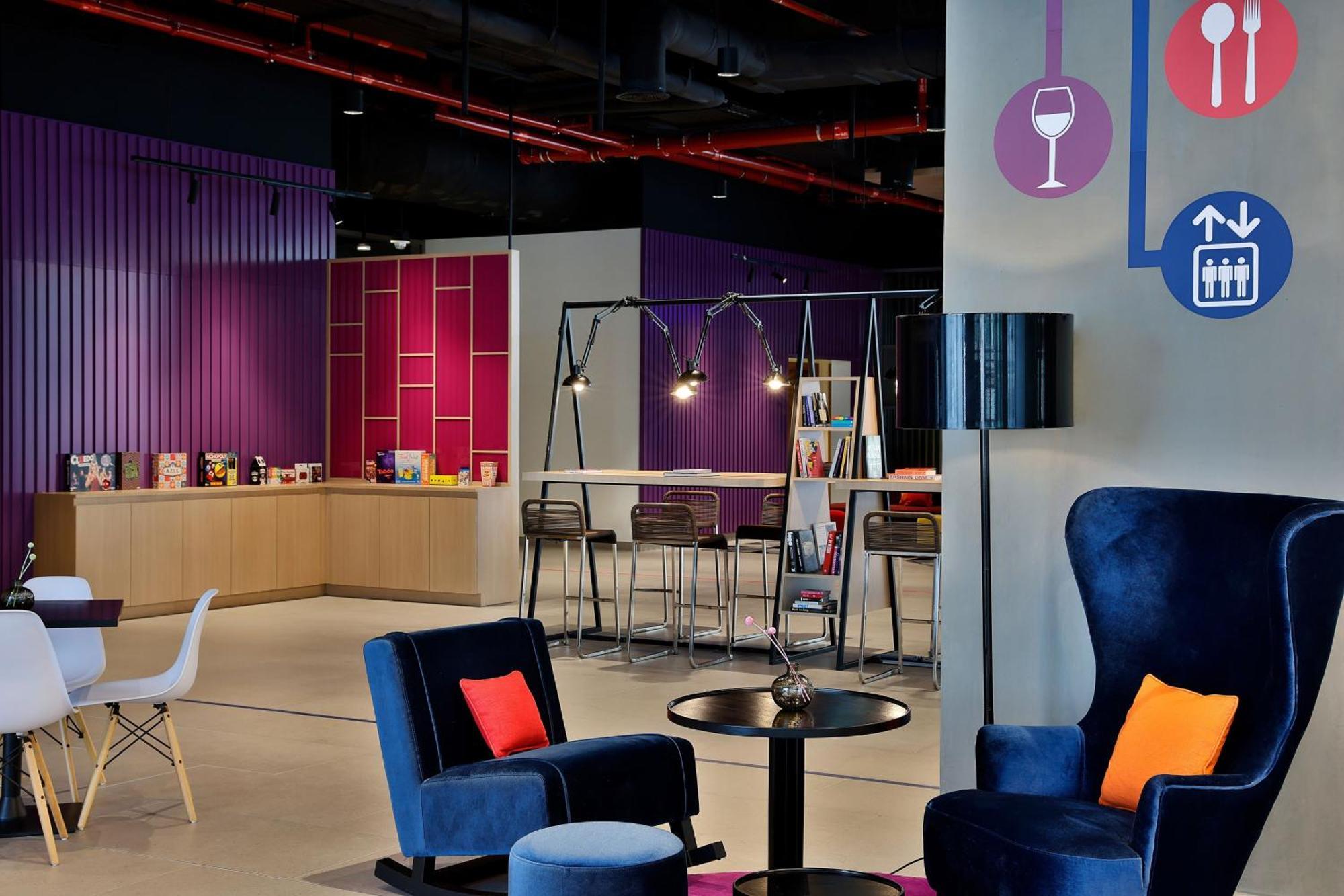 Aloft Dubai Airport Hotel Exterior photo